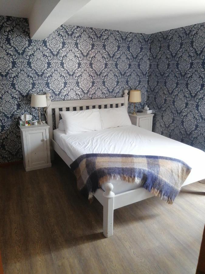 The Courtyard Bed & Breakfast Couiza ภายนอก รูปภาพ